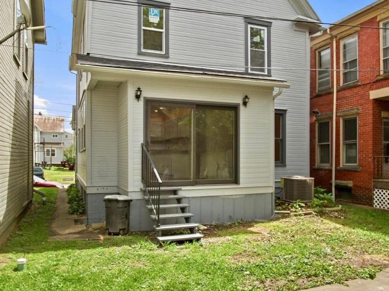 213 E Montgomery Street , Marietta, OH 45750 Photo 3