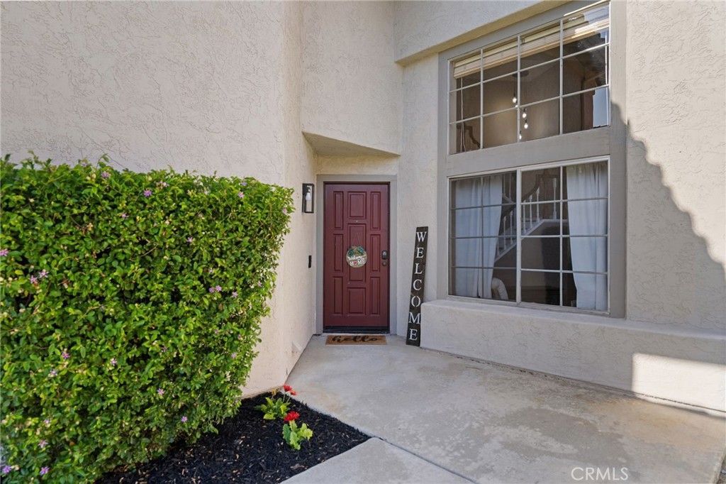 1739 Avenida Segovia, Oceanside, CA 92056 Main Photo
