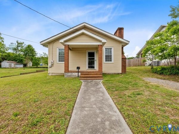 221 Piedmont Avenue, Colonial Heights, VA 23834