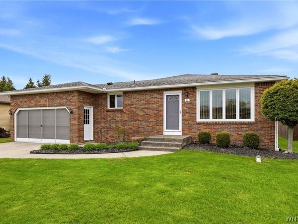 11 Martinique Drive , Buffalo, NY 14227