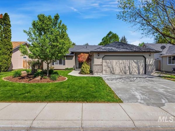 802 N Echohawk Way, Eagle, ID 83616