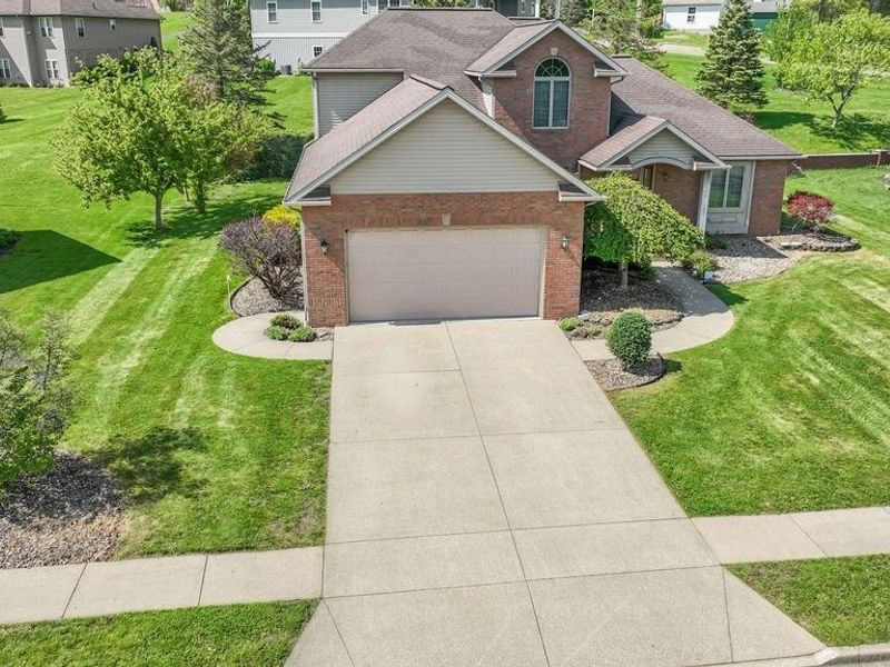 113 Howard Drive , Dover, OH 44622 Photo 2