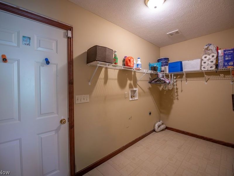 113 Howard Drive, Dover, OH 44622 Photo 24