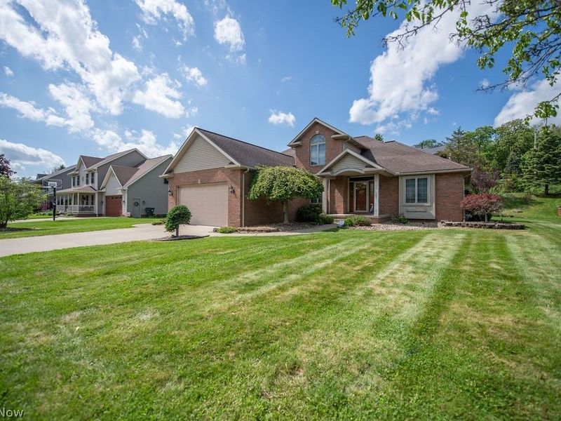 113 Howard Drive , Dover, OH 44622 Photo 4