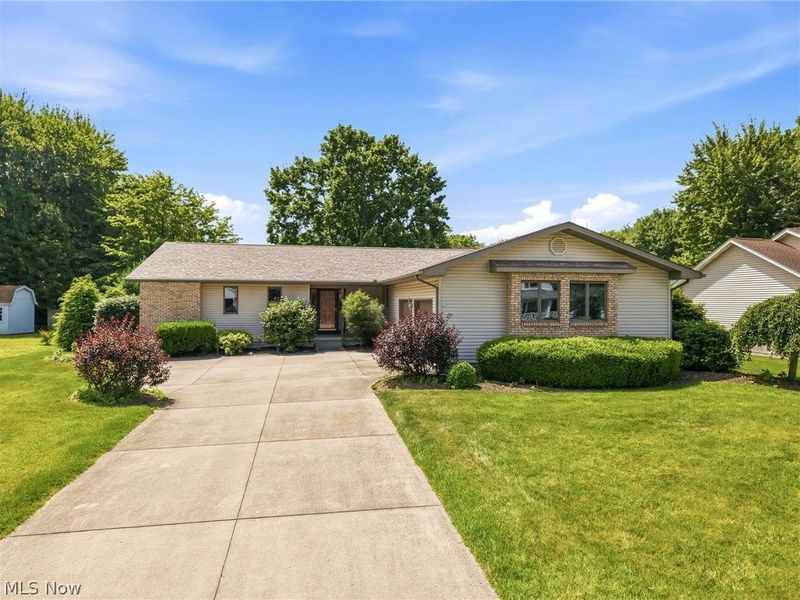 358 Tessa Place, Cortland, OH 44410 Photo 1