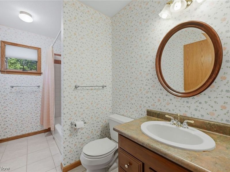 358 Tessa Place, Cortland, OH 44410 Photo 12