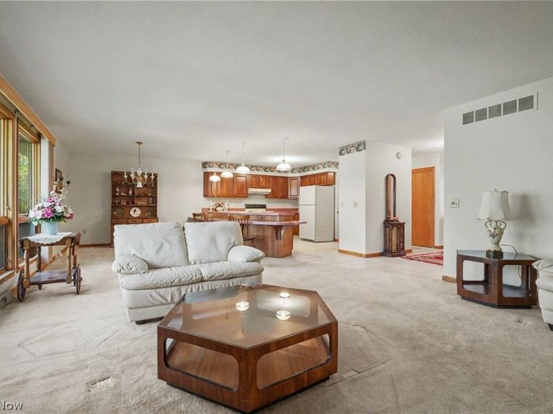 358 Tessa Place , Cortland, OH 44410 Photo 12