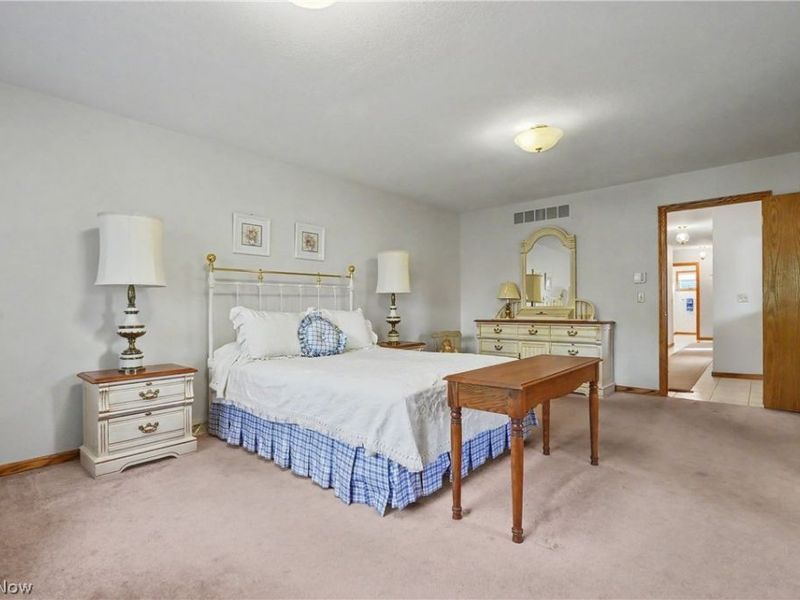 358 Tessa Place, Cortland, OH 44410 Photo 17