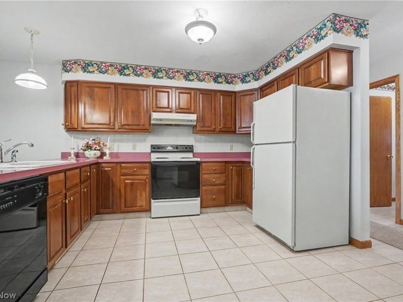 358 Tessa Place , Cortland, OH 44410 Photo 3