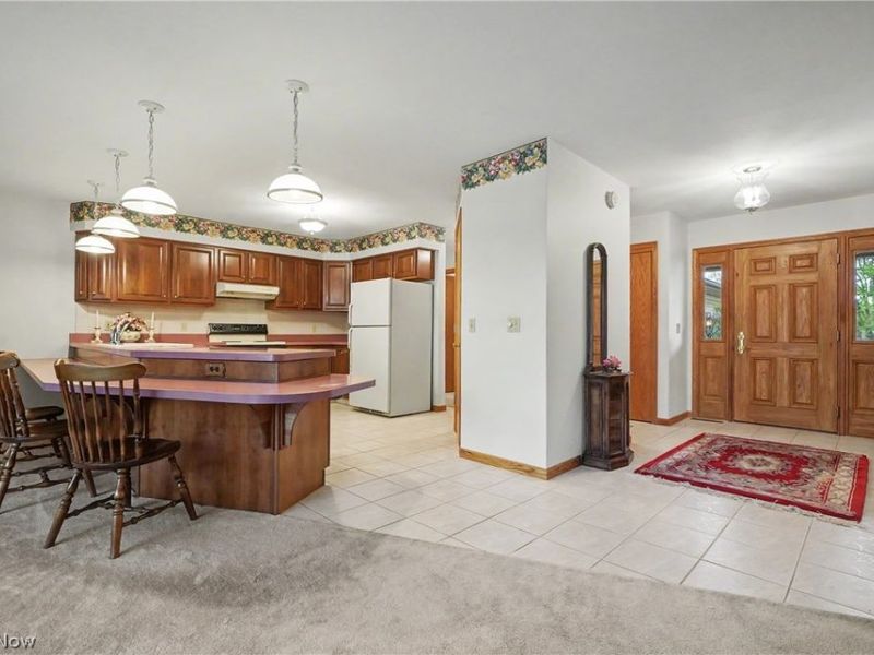 358 Tessa Place, Cortland, OH 44410 Photo 9