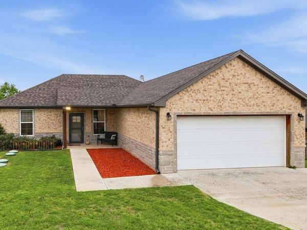 2118 Christine Drive, Granbury, TX 76048