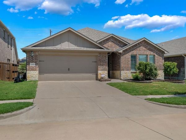 1805 Gold Mine Trail, Aubrey, TX 76227