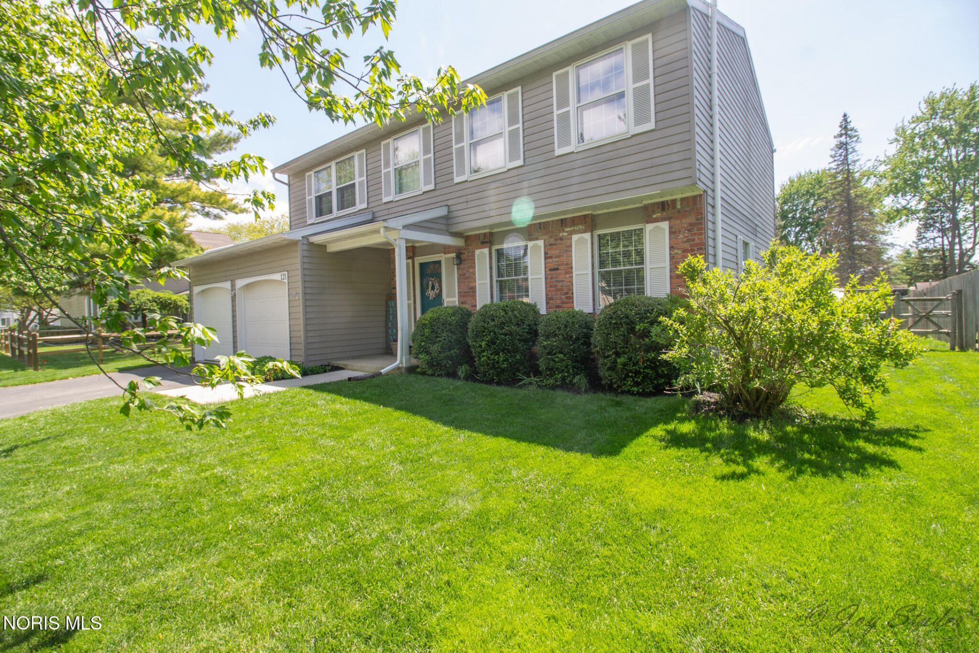 121 Foxhill Lane, Perrysburg, OH 43551 Main Photo
