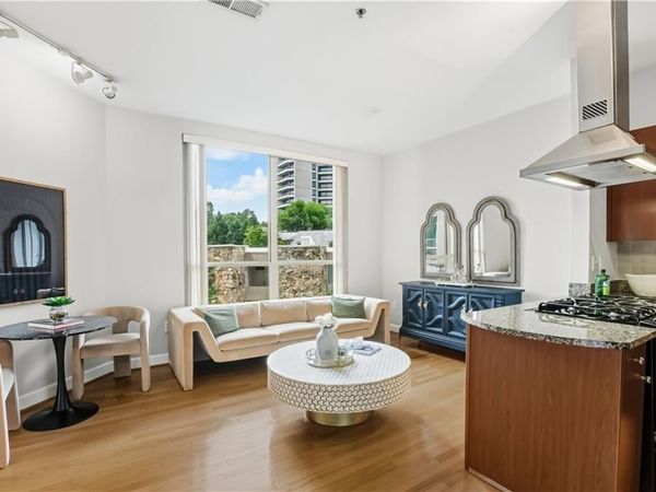 2626 Peachtree Road NW, Unit 606, Atlanta, GA 30305
