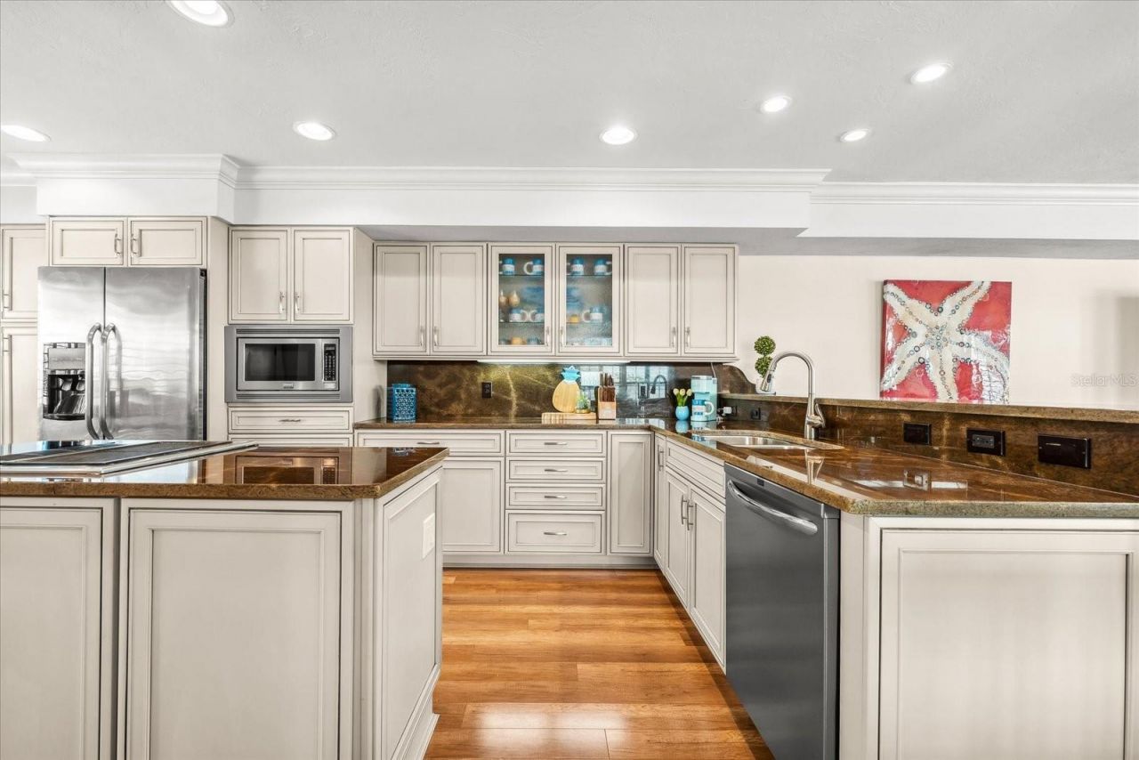 548 Beach Road, Unit A540, Sarasota, FL 34242 Photo