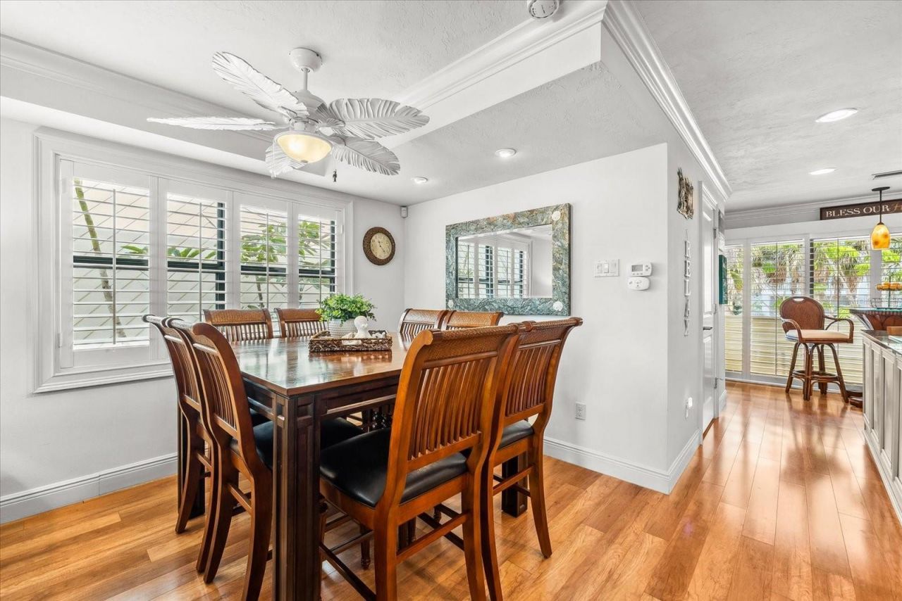548 Beach Road, Unit A540, Sarasota, FL 34242 Photo