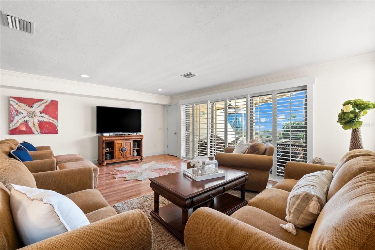 548 Beach Road, Unit A540, Sarasota, FL 34242 Photo
