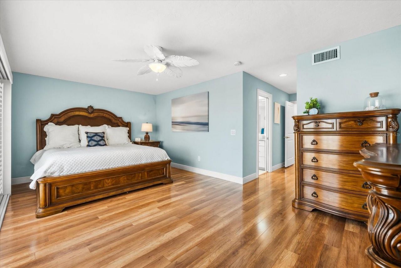 548 Beach Road, Unit A540, Sarasota, FL 34242 Photo