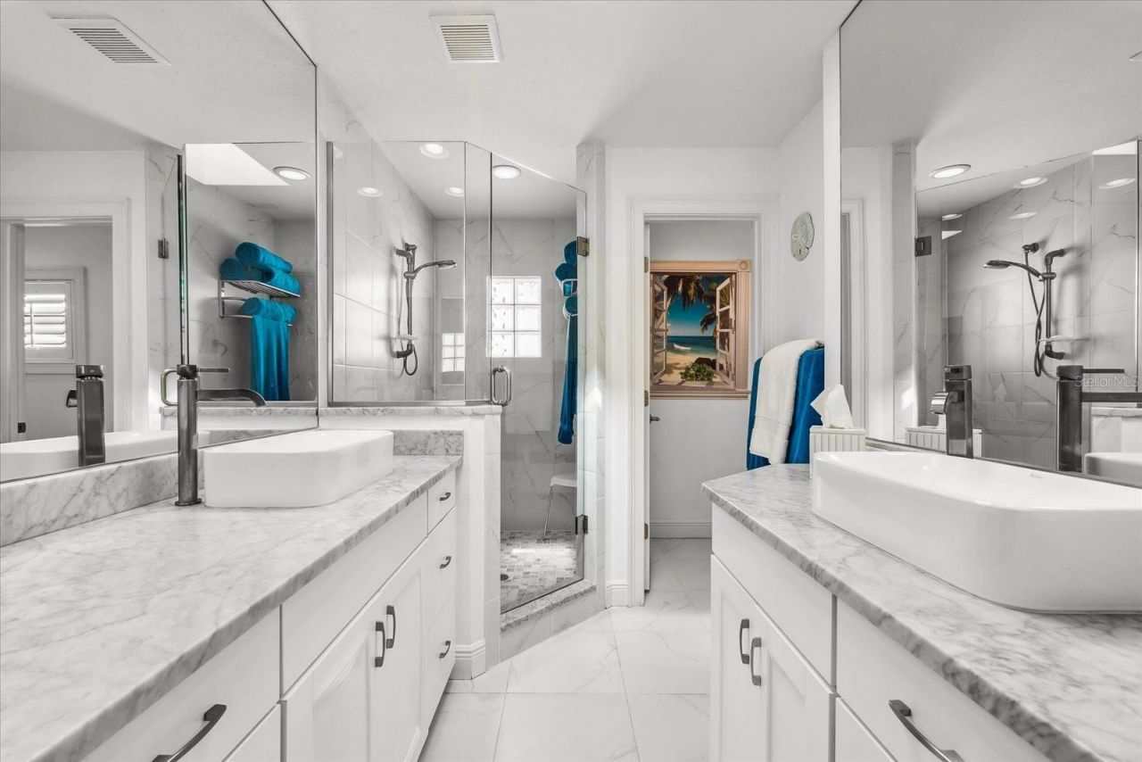 548 Beach Road, Unit A540, Sarasota, FL 34242 Photo