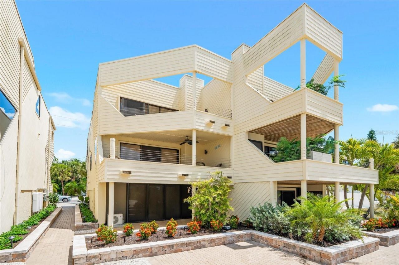 548 Beach Road, Unit A540, Sarasota, FL 34242 Photo