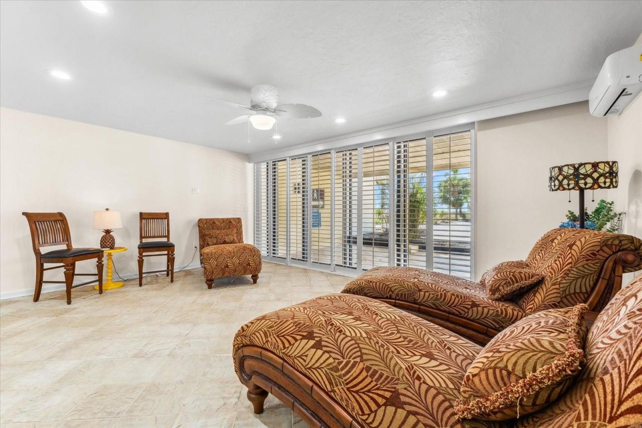 548 Beach Road, Unit A540, Sarasota, FL 34242 Photo