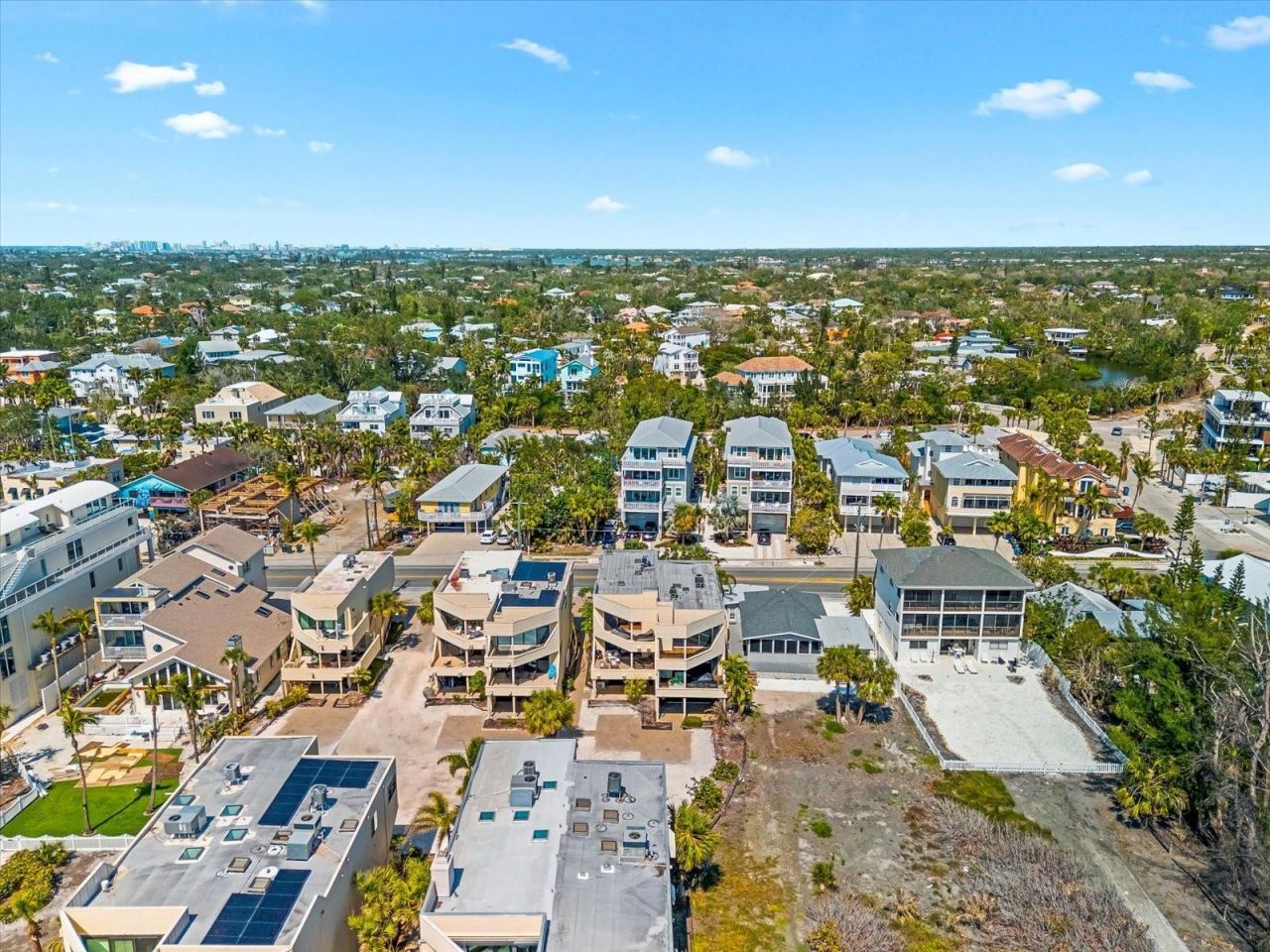 548 Beach Road, Unit A540, Sarasota, FL 34242 Photo