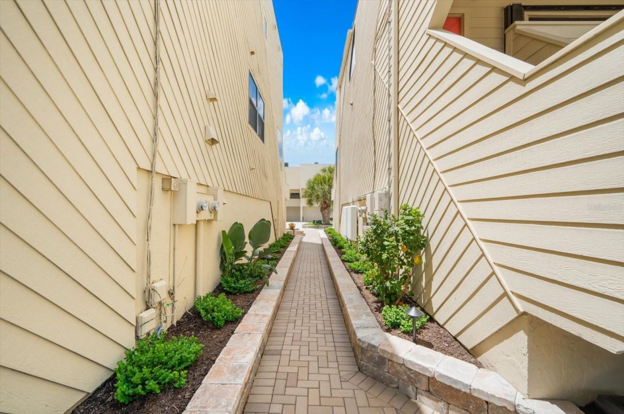 548 Beach Road, Unit A540, Sarasota, FL 34242 Photo