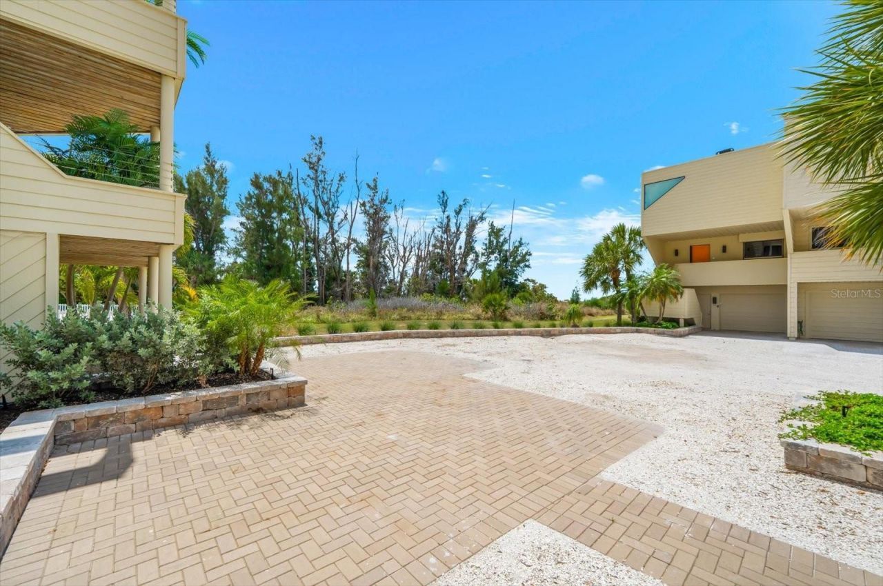 548 Beach Road, Unit A540, Sarasota, FL 34242 Photo