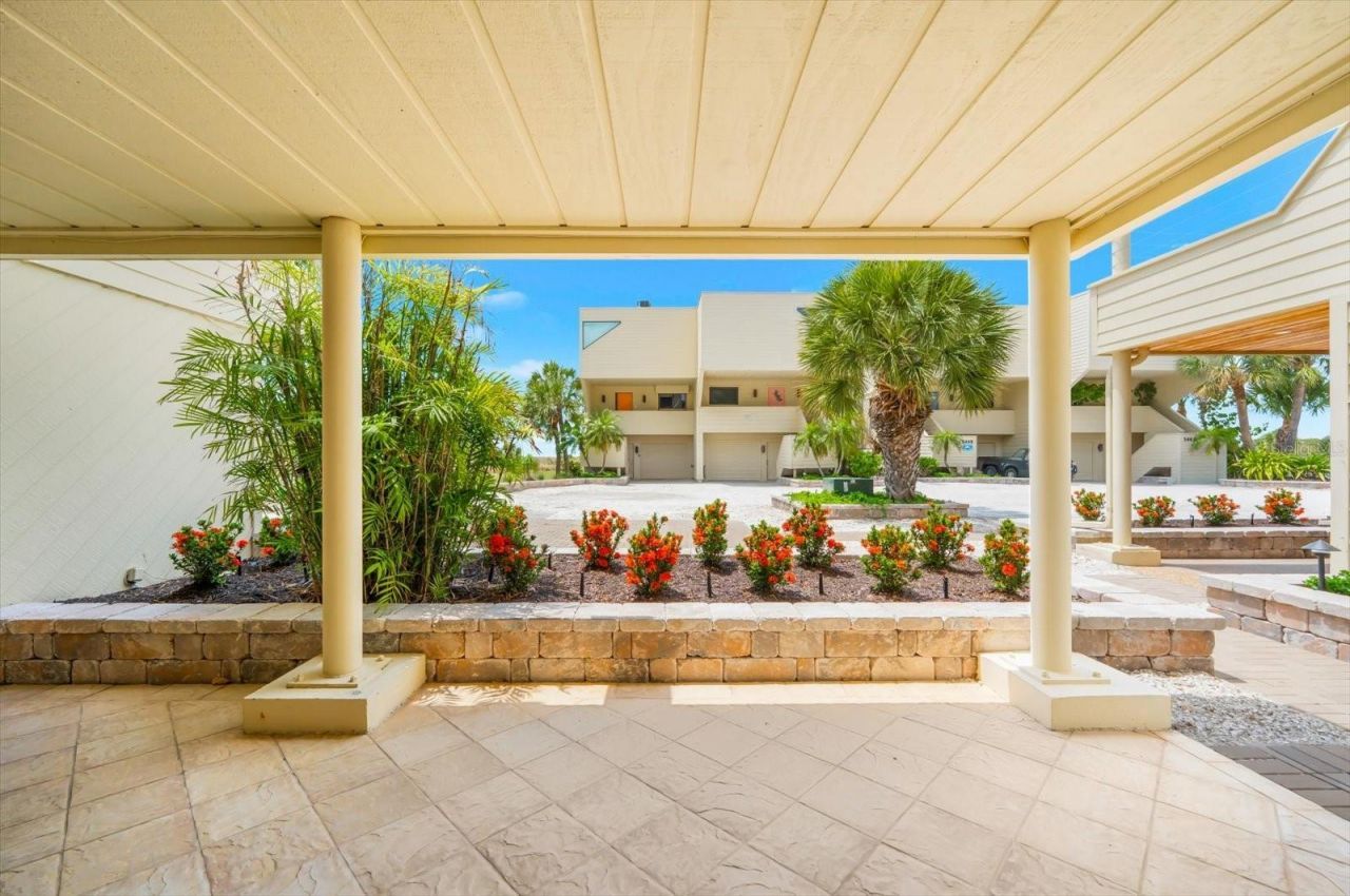 548 Beach Road, Unit A540, Sarasota, FL 34242 Photo