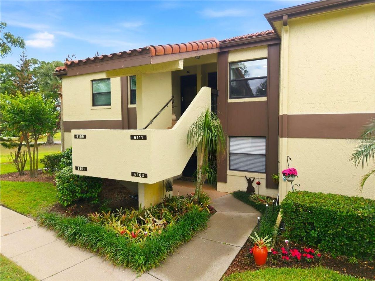 6111 Lake Pointe Drive, Unit 202, Orlando, FL 32822 Main Photo