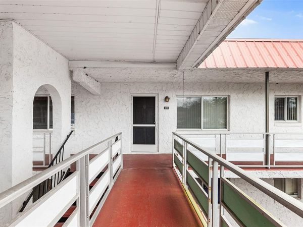 1100 MARTINIQUE DRIVE, Unit 207, WINTER HAVEN, FL 33884