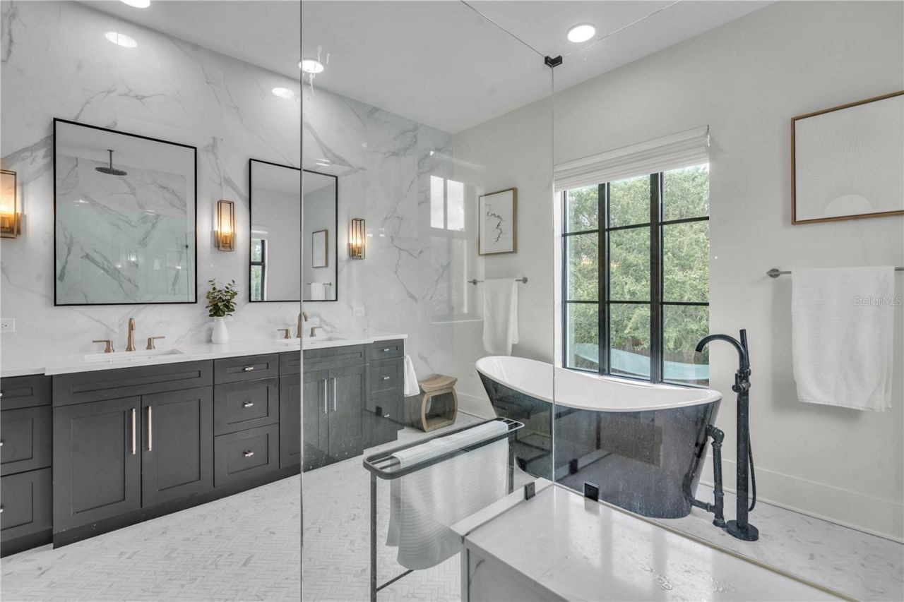 2308 N Ridgewood Avenue, Tampa, FL 33602 Photo