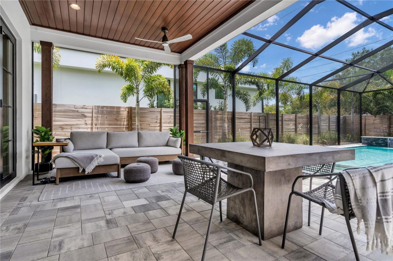 2308 N Ridgewood Avenue, Tampa, FL 33602 Photo
