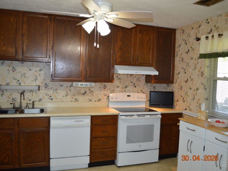 207 Diston Lane, Cincinnati, OH 45246 Photo 5