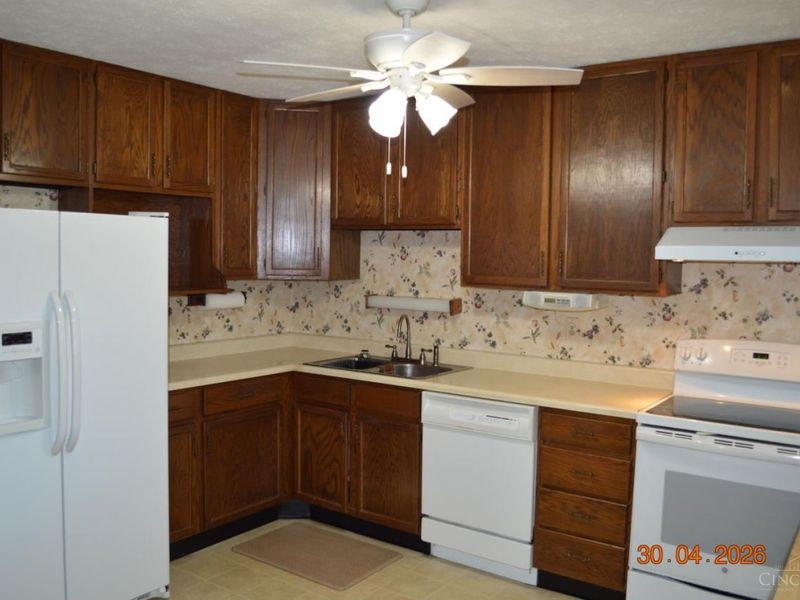 207 Diston Lane, Cincinnati, OH 45246 Photo 6