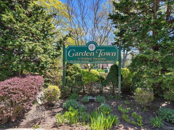 1195 E Broadway, Unit L23, Hewlett, NY 11557