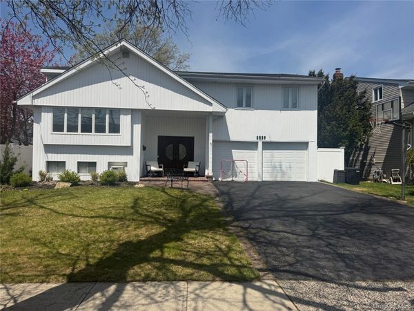 2039 Ellen Drive , Merrick, NY 11566