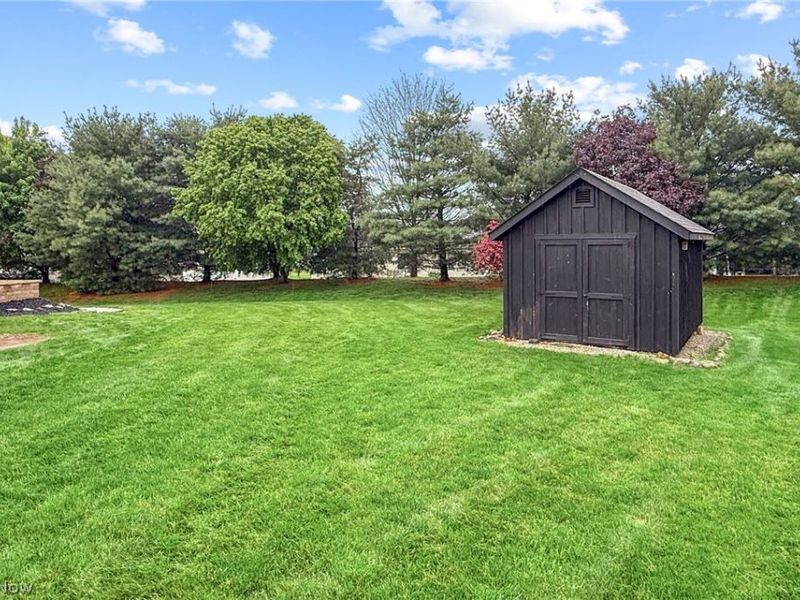 7679 Fiddler Court Circle NE, Canton, OH 44721 Photo 4