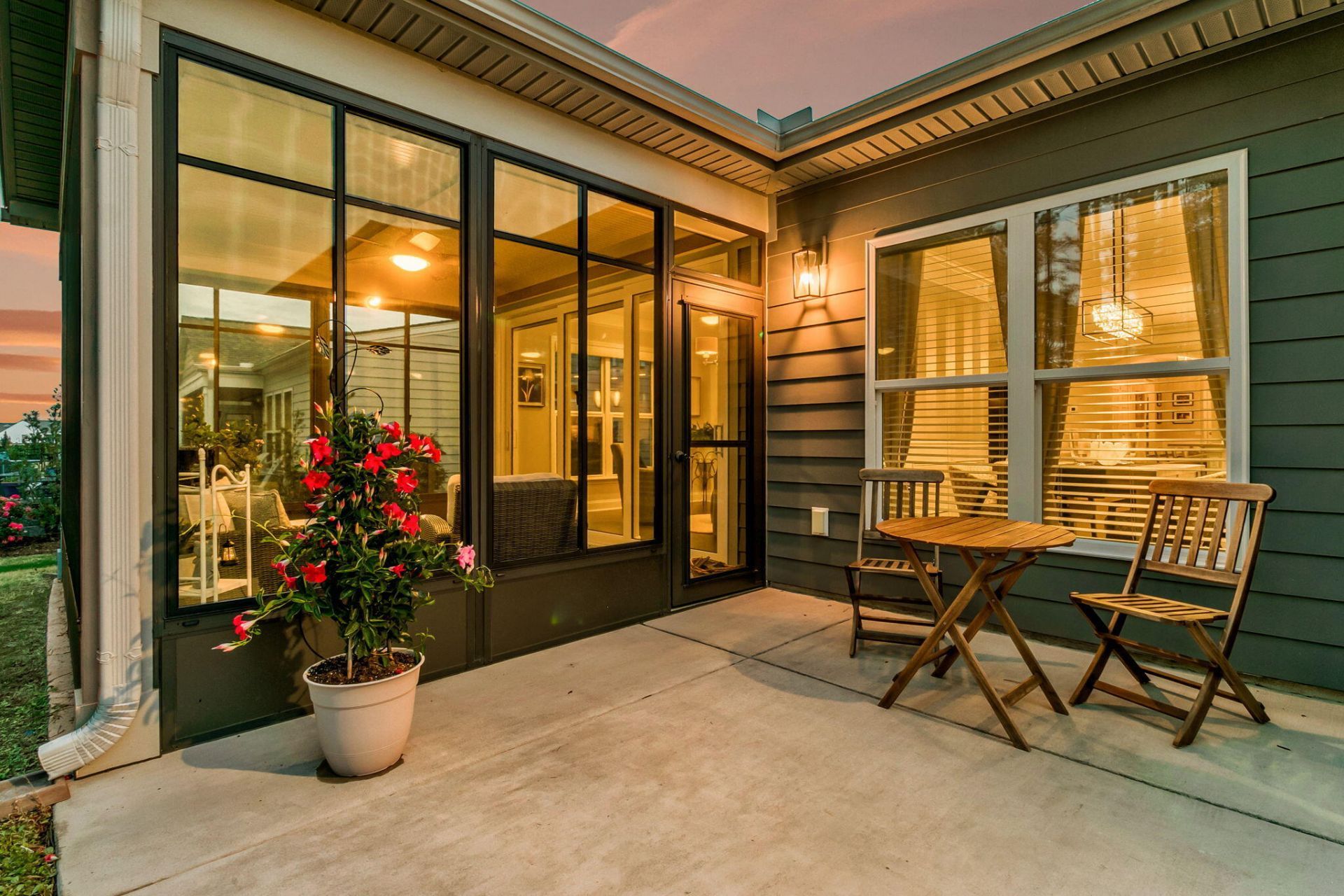 153 Hedera Court Photo 44