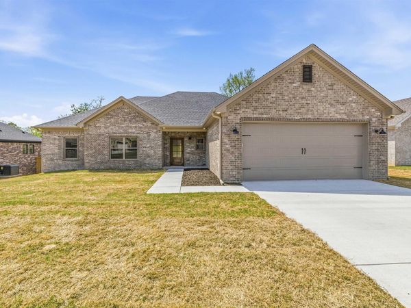 400 Forest Glen Cove, Jacksonville, AR 72076