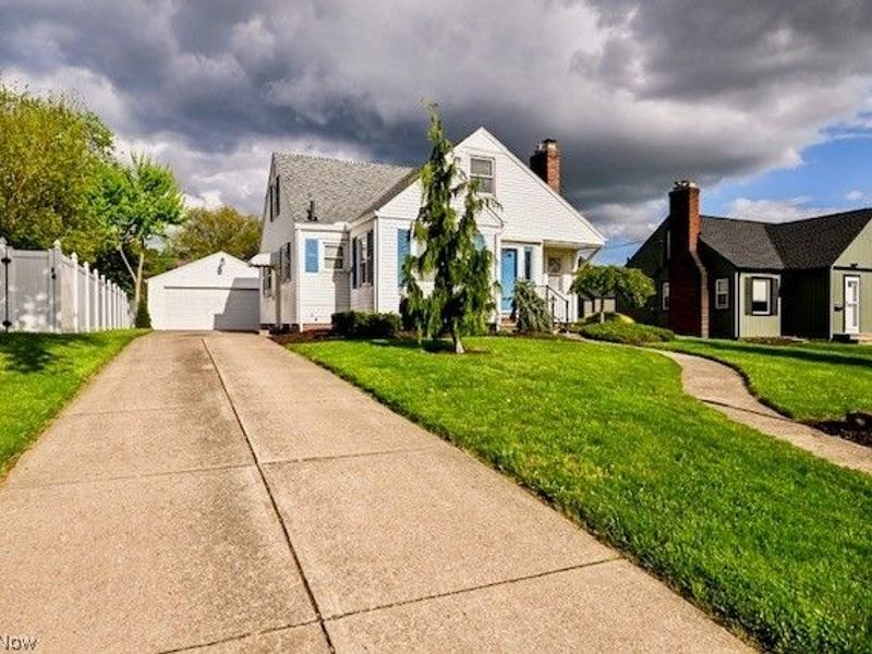 1150 Fairlane Avenue SW, Canton, OH 44710 Photo 2