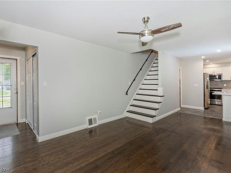 3719 Walter Road , North Olmsted, OH 44070 Photo 5