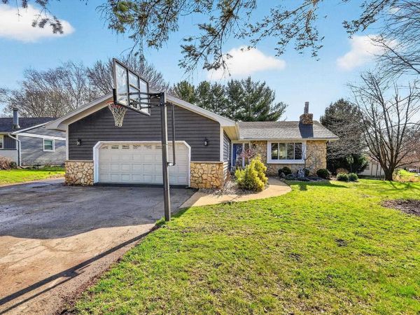115 West Ridge Circle, Cambridge, WI 53523