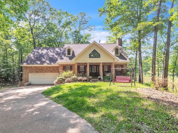 690 S Lake, Columbus, MS 39705