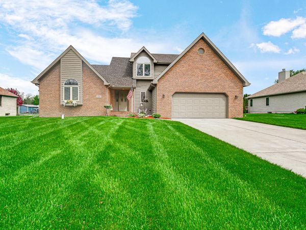 315 Kenbridge Court , Valparaiso, IN 46385
