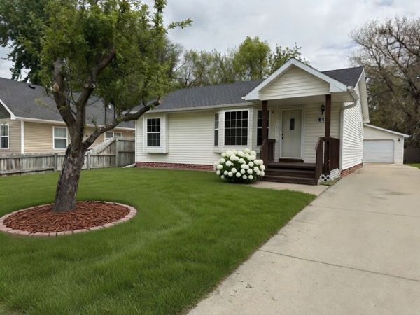613 SW 61st Street, Des Moines, IA 50312