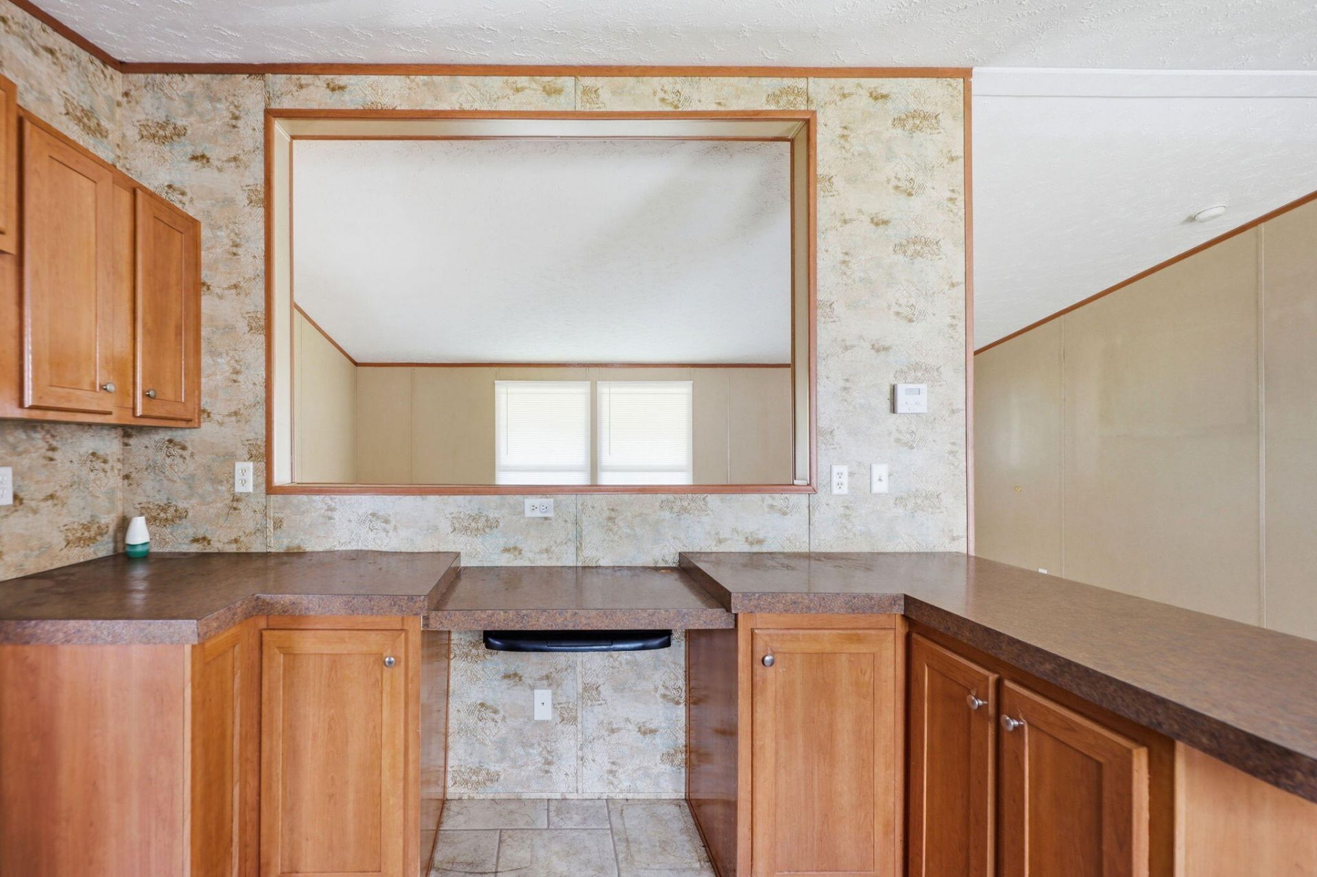 124 Roverbend Road Photo 10