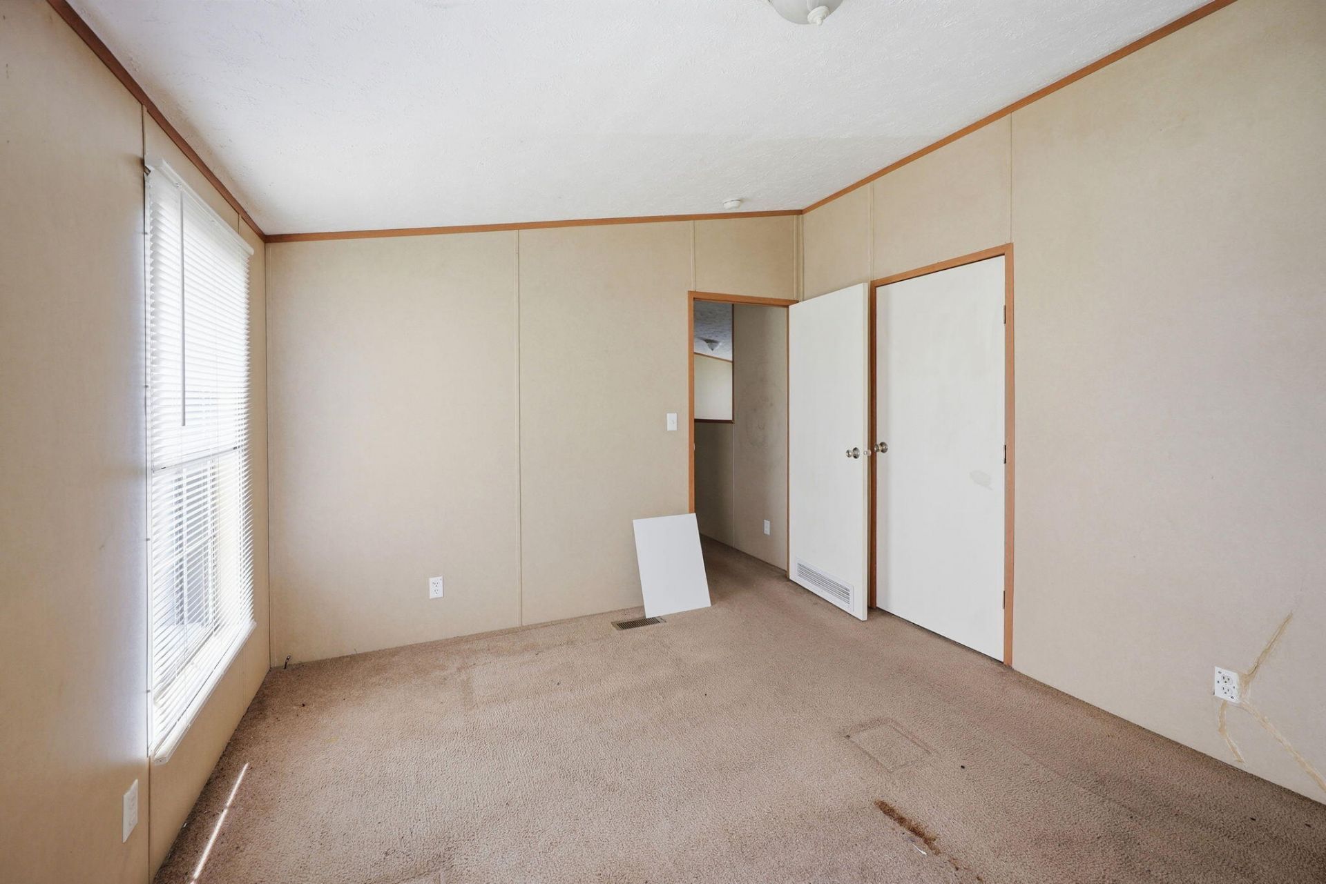 124 Roverbend Road Photo 13