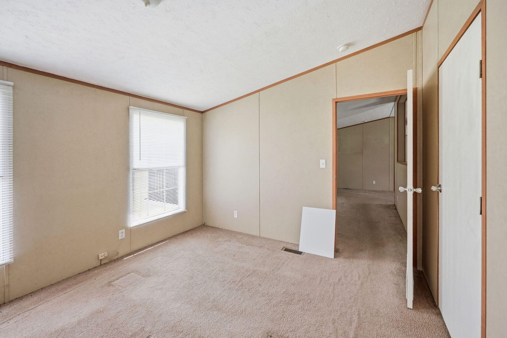 124 Roverbend Road Photo 14