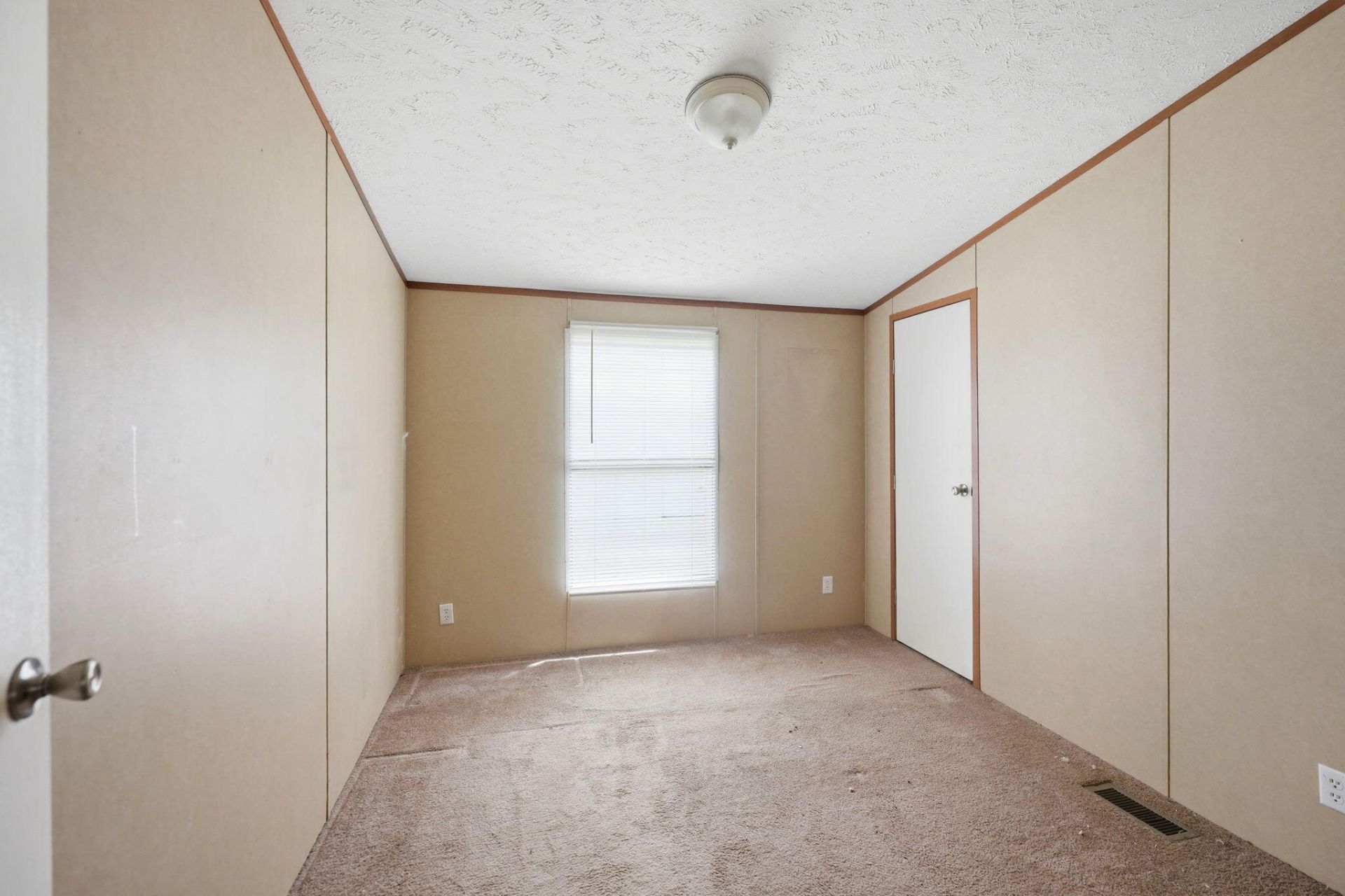 124 Roverbend Road Photo 18